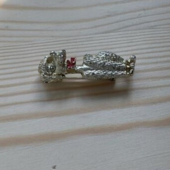 Silver Tone Red Enamel Bowed 1950s Poodle Brooch Pin Dog - Picture 2 of 4